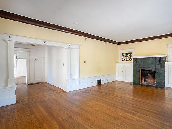5th image of 474 Jean St