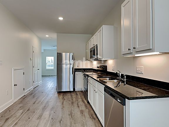 4th image of 2396 Eagle Creek Dr
