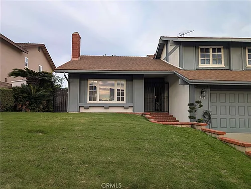 926 W Alfred Pl Photo 1