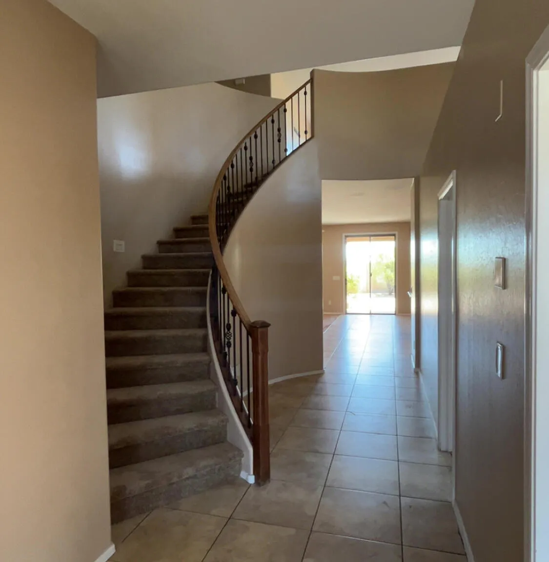 5 bed, 3.5 bath, 3926 sqft, $3,325 — Photo 1