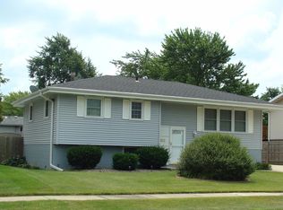 825 Tyler Ave, Dyer, IN 46311