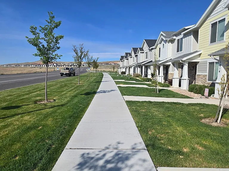 1208 W Summit Ridge Pkwy — Photo 27