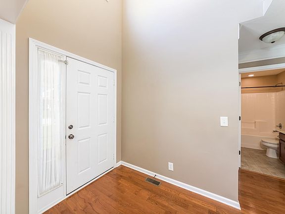 4th image of 2544 Hattington Dr