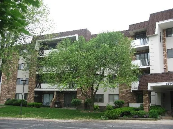 3350 Carriage Way Dr #114, Arlington Heights, IL 60004