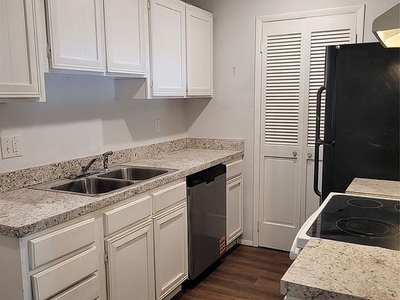 5th image of 10814 E 15th Pl