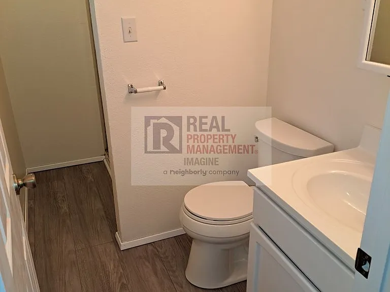3605 Landau Ave NE — Photo 12