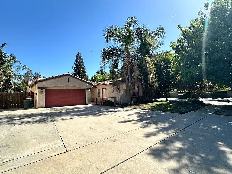4441 W Elowin Ave — Photo 2