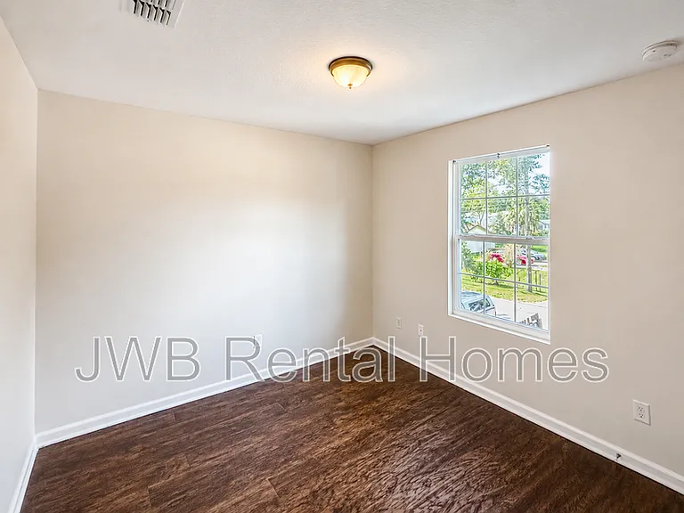 8520 Cocoa Ave — Photo 14