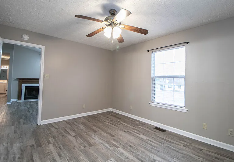 131 Lilian Dr — Photo 14