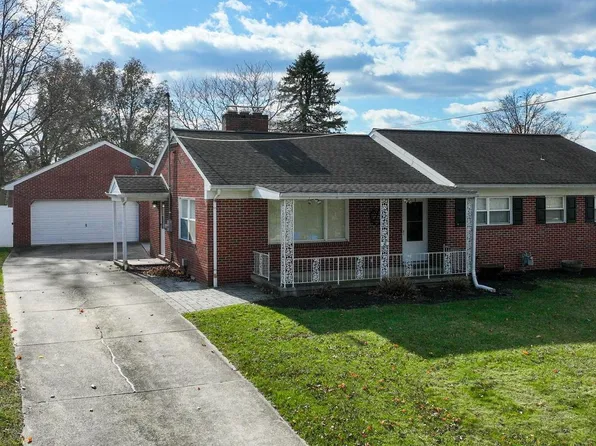 705 Summit Dr, Dallastown, PA 17313