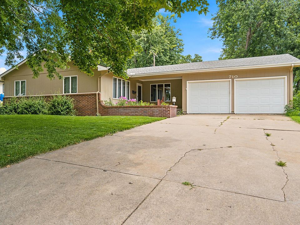 1st image of 710 Parkview Dr