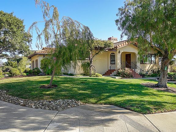 2nd image of 1010 Capistrano Ct