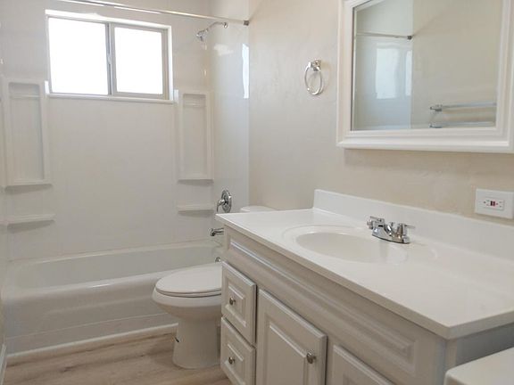 mini_Bathroom_1_05162023