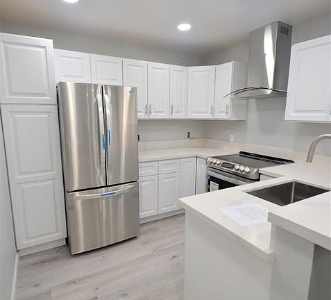 5th image of 10707 New Haven St Unit 2