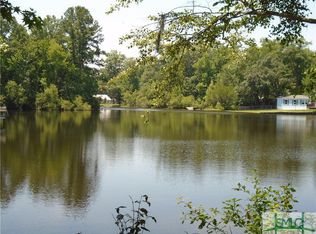 252 Pine Ave, Midway, GA 31320