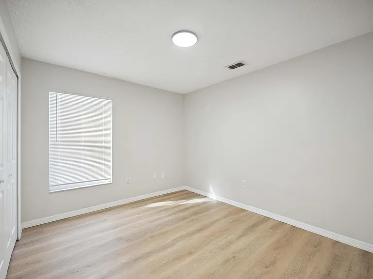 4107 11th Ave E — Photo 31