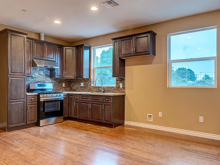 209 W Valencia Dr #A — Photo 2