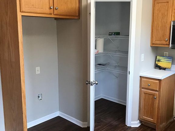 Kitchen pantry