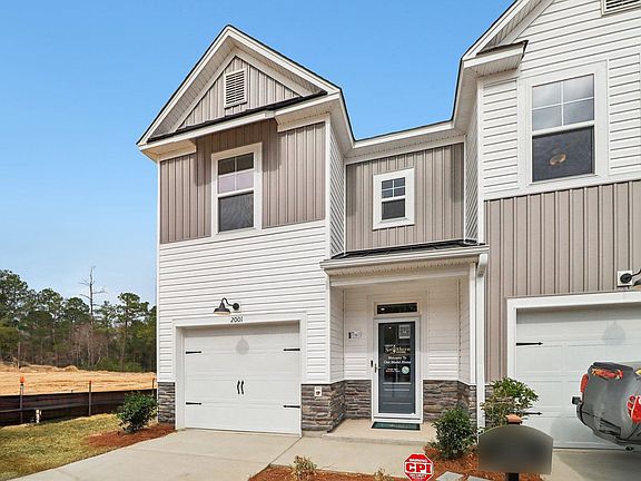 2nd image of 2016 Armada Rd