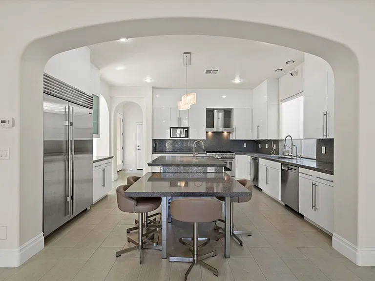 3043 Red Springs Dr — Photo 15