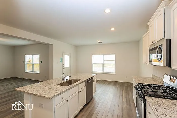 2934 Jackson Smt — Photo 6