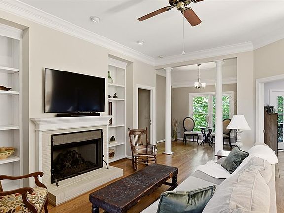 3rd image of 309 Hambrick Ct