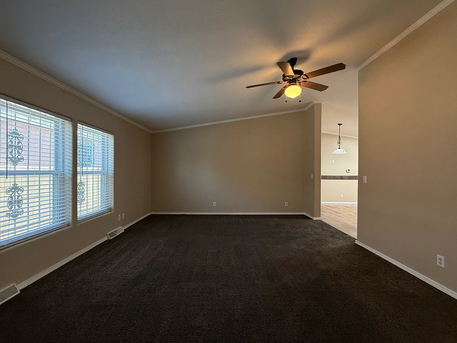 3 bed, 1326 sqft, $2,095 — Photo 4