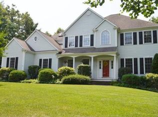 15 Harvestwood Ln, Mansfield, MA 02048