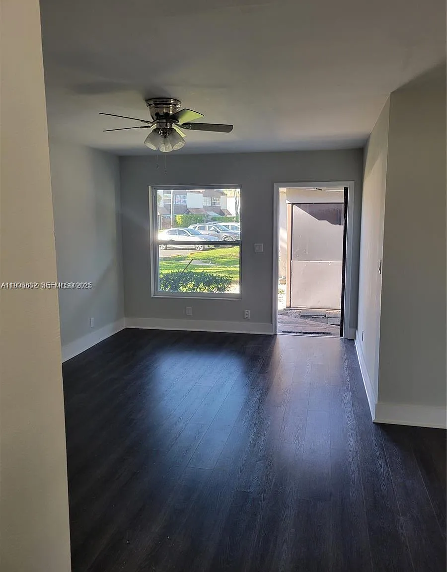 2 bed, 1000 sqft, $2,000 — Photo 4
