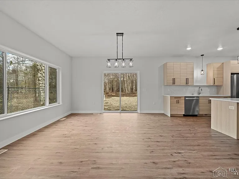7442 N Paw St — Photo 51
