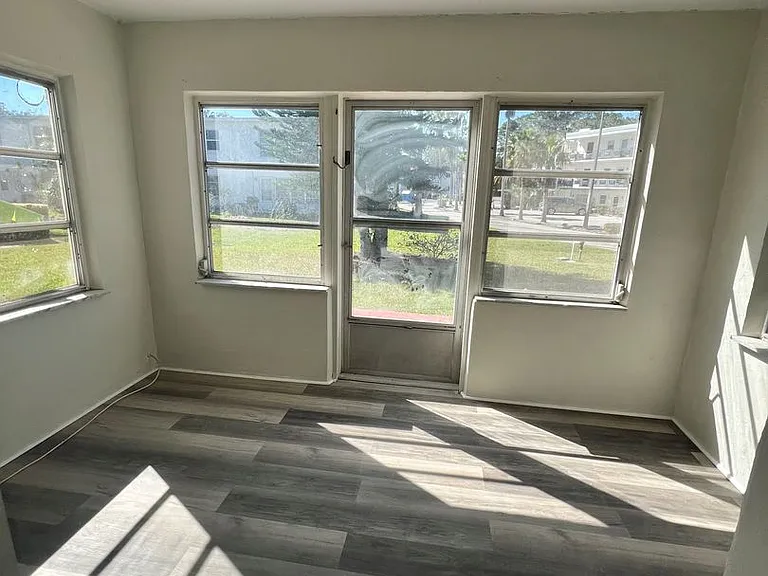 400 El Camino Dr #123 — Photo 11
