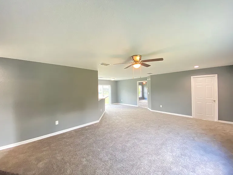 4004 SW 138th Pl — Photo 6