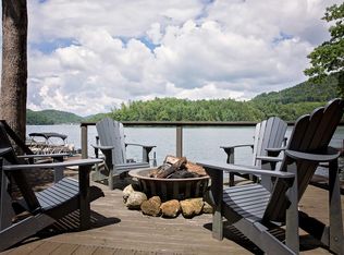 16 Santeetlah Point Rd, Robbinsville, NC 28771