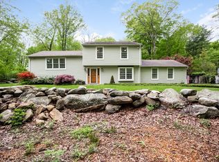 131 Squires Rd, Madison, CT 06443