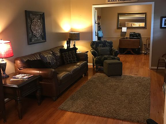 4th image of 614 Staffordshire Ln