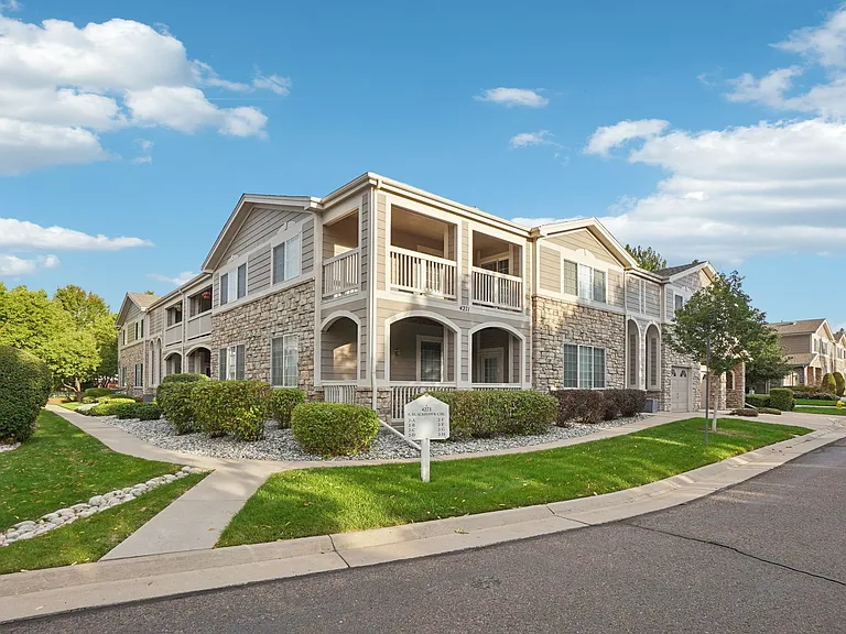 4271 S Blackhawk Cir #2C — Photo 33