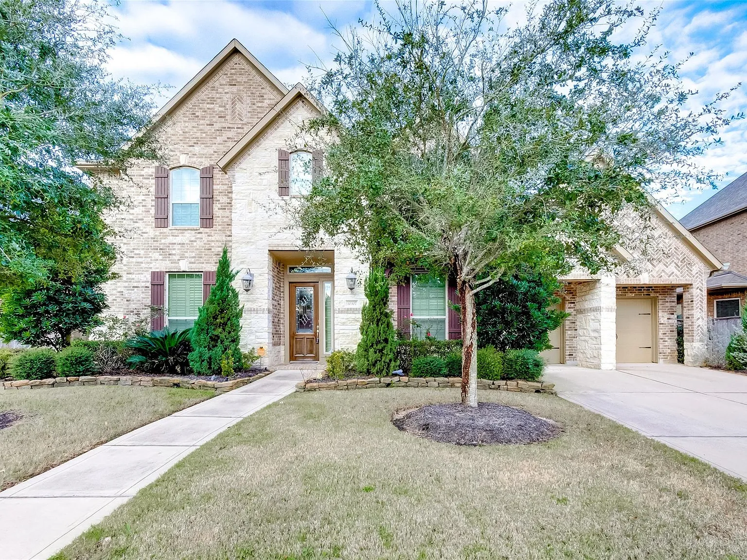 5 bed, 4.5 bath, 4200 sqft, $4,150 — Photo 3