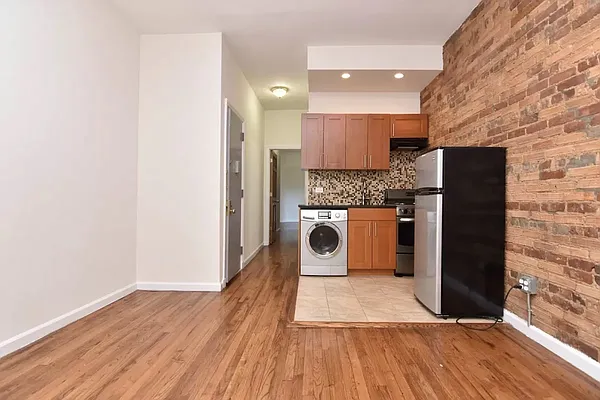 Rented by Bohemia Realty Group | media 8