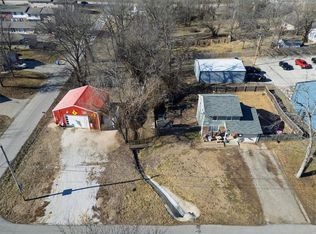 622 Church St, Tonganoxie, KS 66086