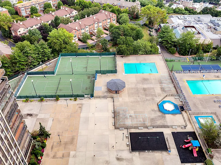 300 Winston Dr #702 — Photo 21