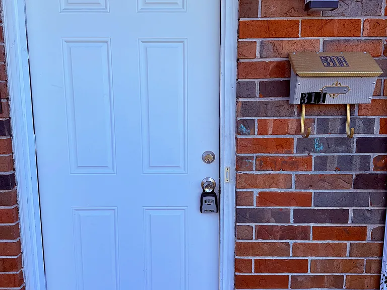 311 Park Ln #311 — Photo 3