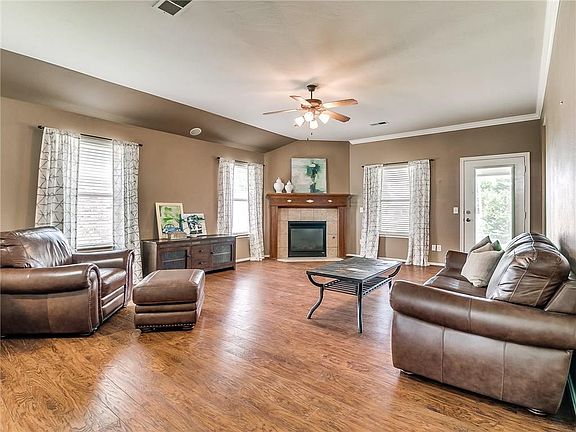 5th image of 10804 Cheshire Ct