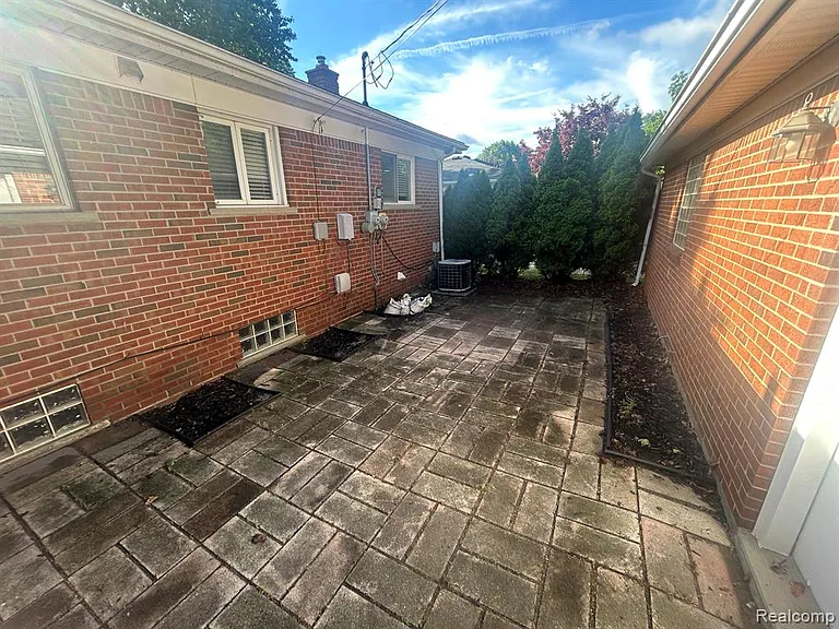 760 S Evergreen St — Photo 4