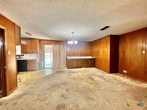 4th image of 1301 Fairway Dr