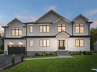 110 Radburn Rd, Glen Rock, NJ 07452