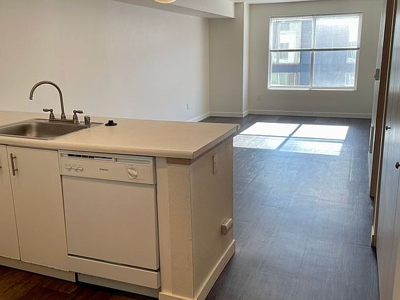 3rd image of 300 11th Ave APT 506