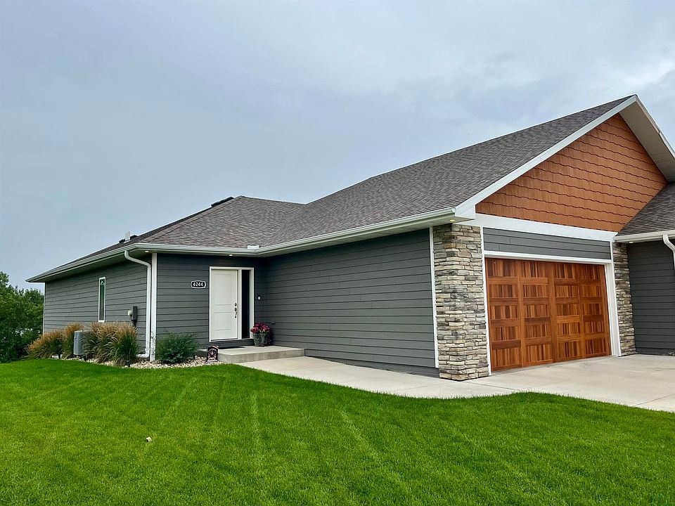1st image of 4244 Fremar Dr