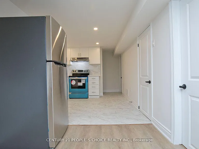 2 Betteridge Ln W — Photo 13