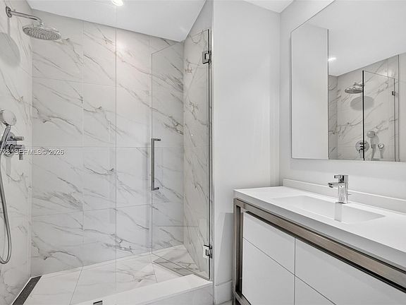 5th image of 2000 Metropica Way #203