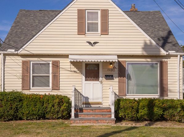 1636 Mapledale Rd